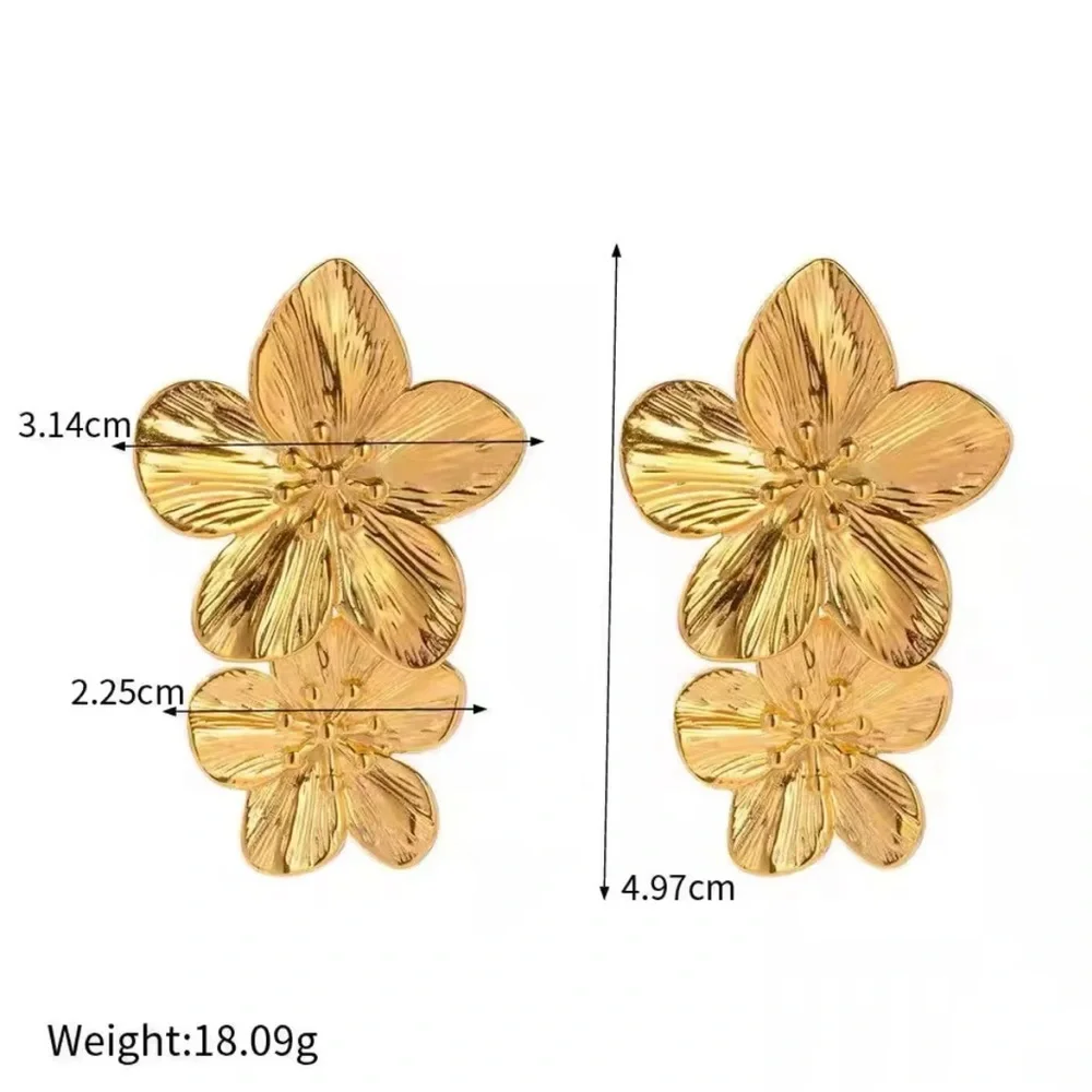 ZARA Super Silver Floral earrings - Picture 5 of 14